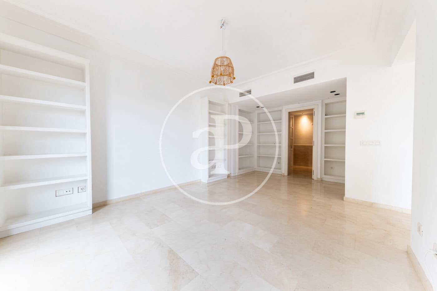 4 sovrum Lägenhet att hyra i Palma de Mallorca - 3 600 € (Ref: 9406887)