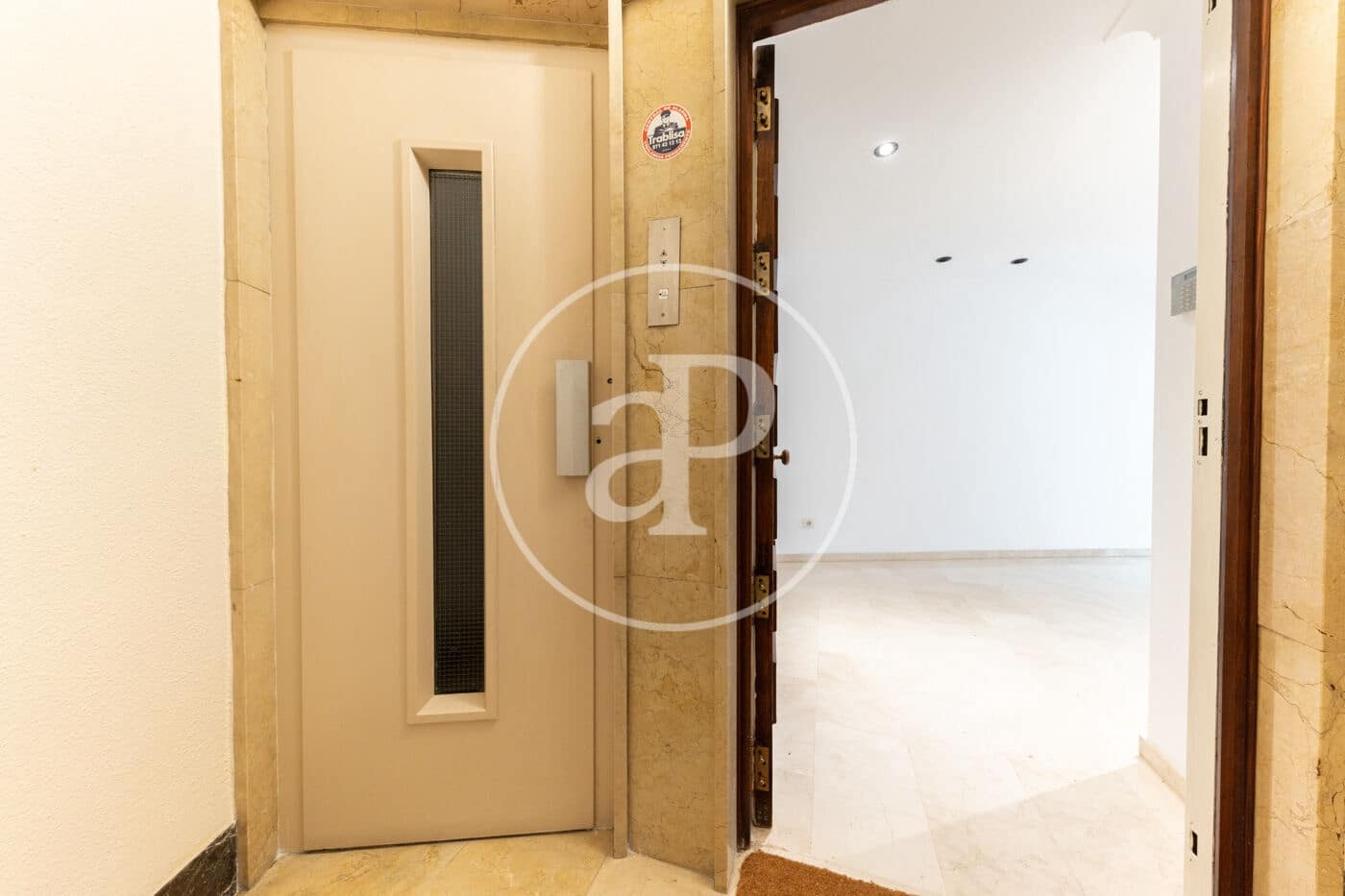 4 sovrum Lägenhet att hyra i Palma de Mallorca - 3 600 € (Ref: 9406887)