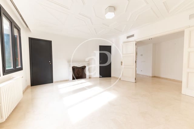 Appartement de 4 chambres à louer à La Seu, Palma de Mallorca - 3 600 € (Ref: 9406887)