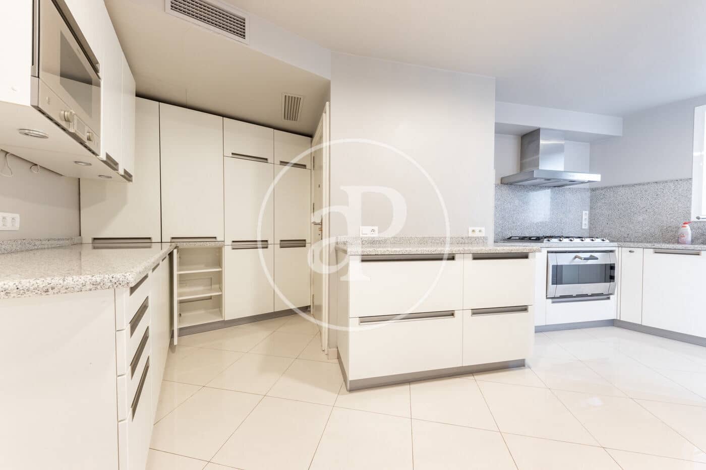 4 sovrum Lägenhet att hyra i Palma de Mallorca - 3 600 € (Ref: 9406887)