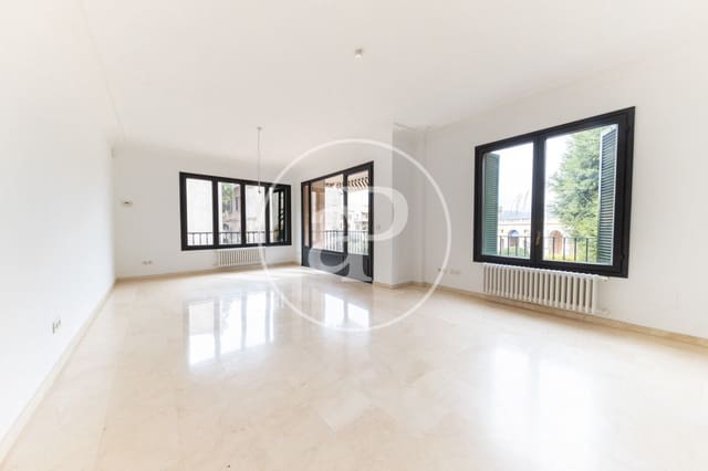 Appartement de 4 chambres à louer à La Seu, Palma de Mallorca - 3 600 € (Ref: 9406887)