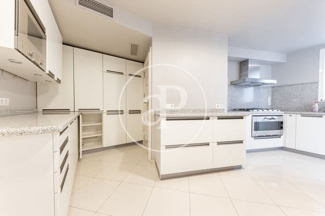 Appartement de 4 chambres à louer à La Seu, Palma de Mallorca - 3 600 € (Ref: 9406887)