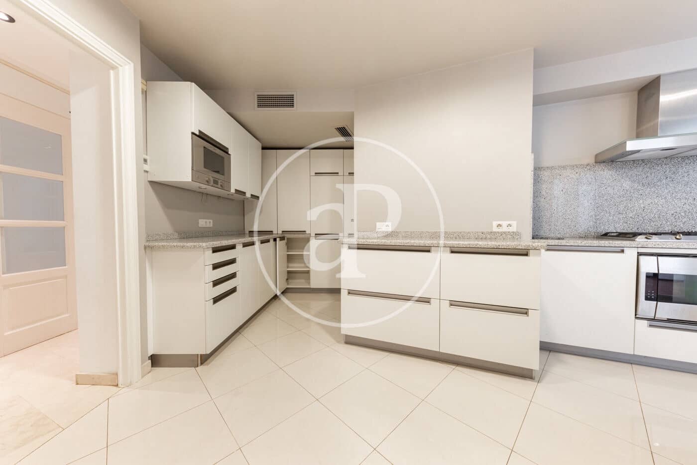 4 sovrum Lägenhet att hyra i Palma de Mallorca - 3 600 € (Ref: 9406887)