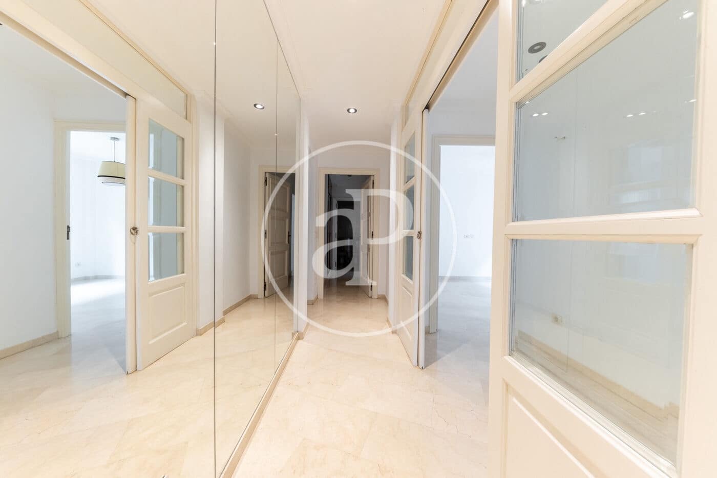 4 sovrum Lägenhet att hyra i Palma de Mallorca - 3 600 € (Ref: 9406887)