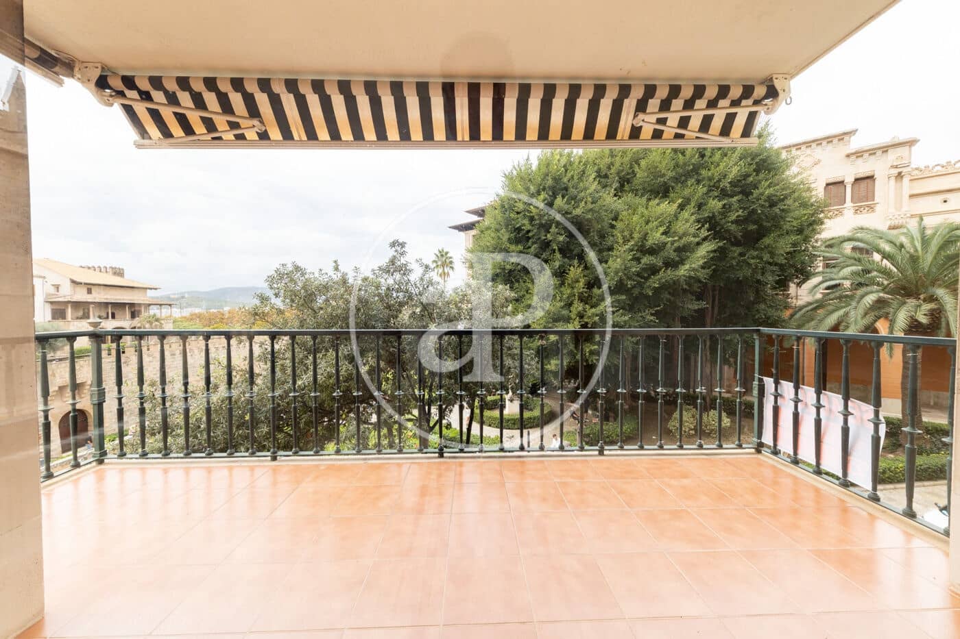 4 sovrum Lägenhet att hyra i Palma de Mallorca - 3 600 € (Ref: 9406887)