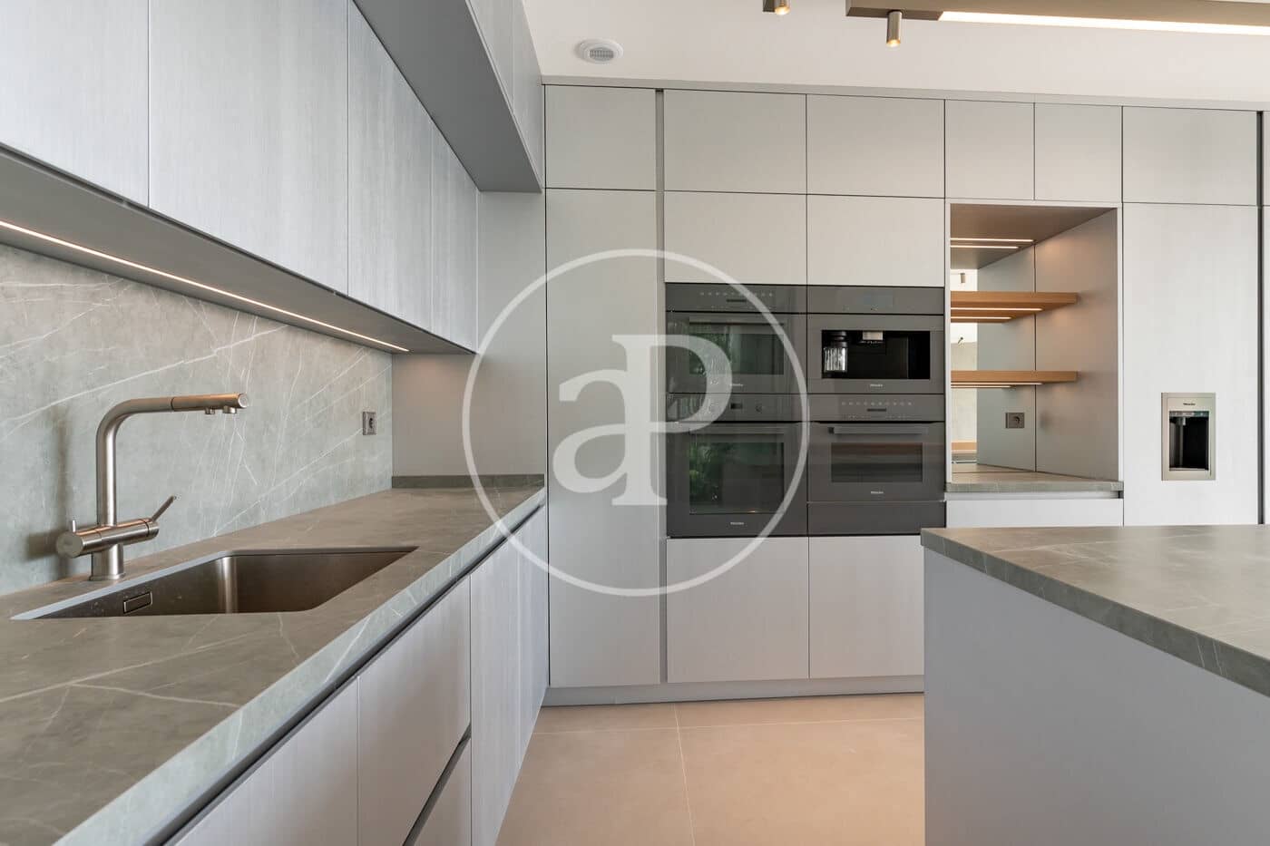 4 bedroom Villa for sale in Santa Ponsa with pool - € 4,250,000 (Ref: 9415953)