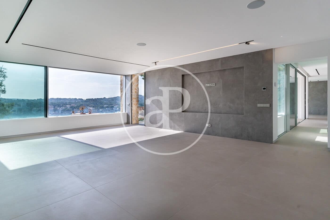 4 bedroom Villa for sale in Santa Ponsa with pool - € 4,250,000 (Ref: 9415953)