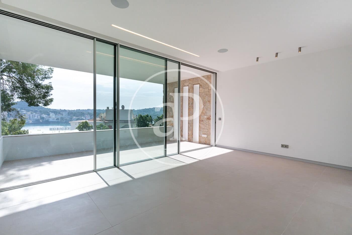 4 bedroom Villa for sale in Santa Ponsa with pool - € 4,250,000 (Ref: 9415953)