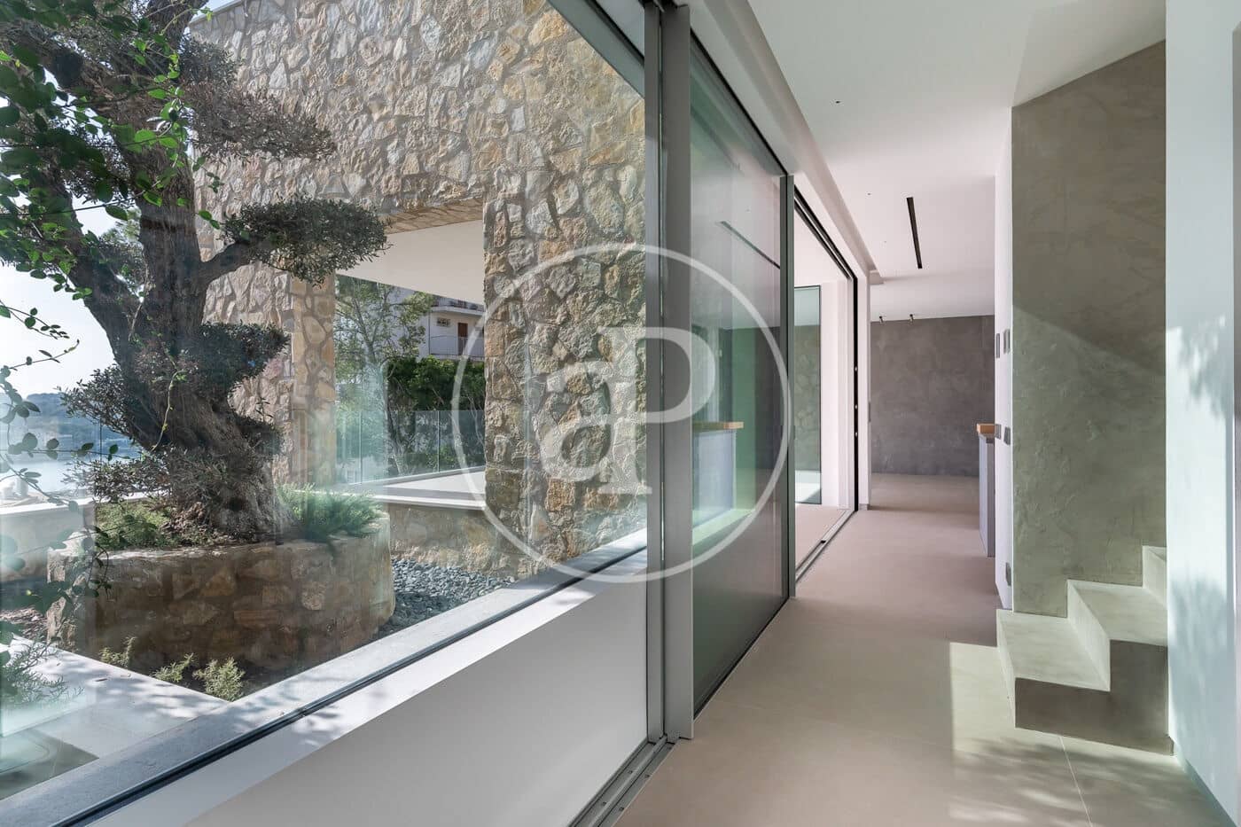 4 bedroom Villa for sale in Santa Ponsa with pool - € 4,250,000 (Ref: 9415953)