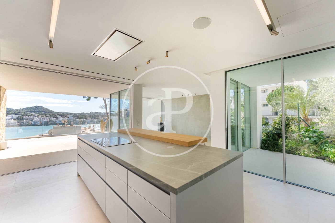 4 bedroom Villa for sale in Santa Ponsa with pool - € 4,250,000 (Ref: 9415953)