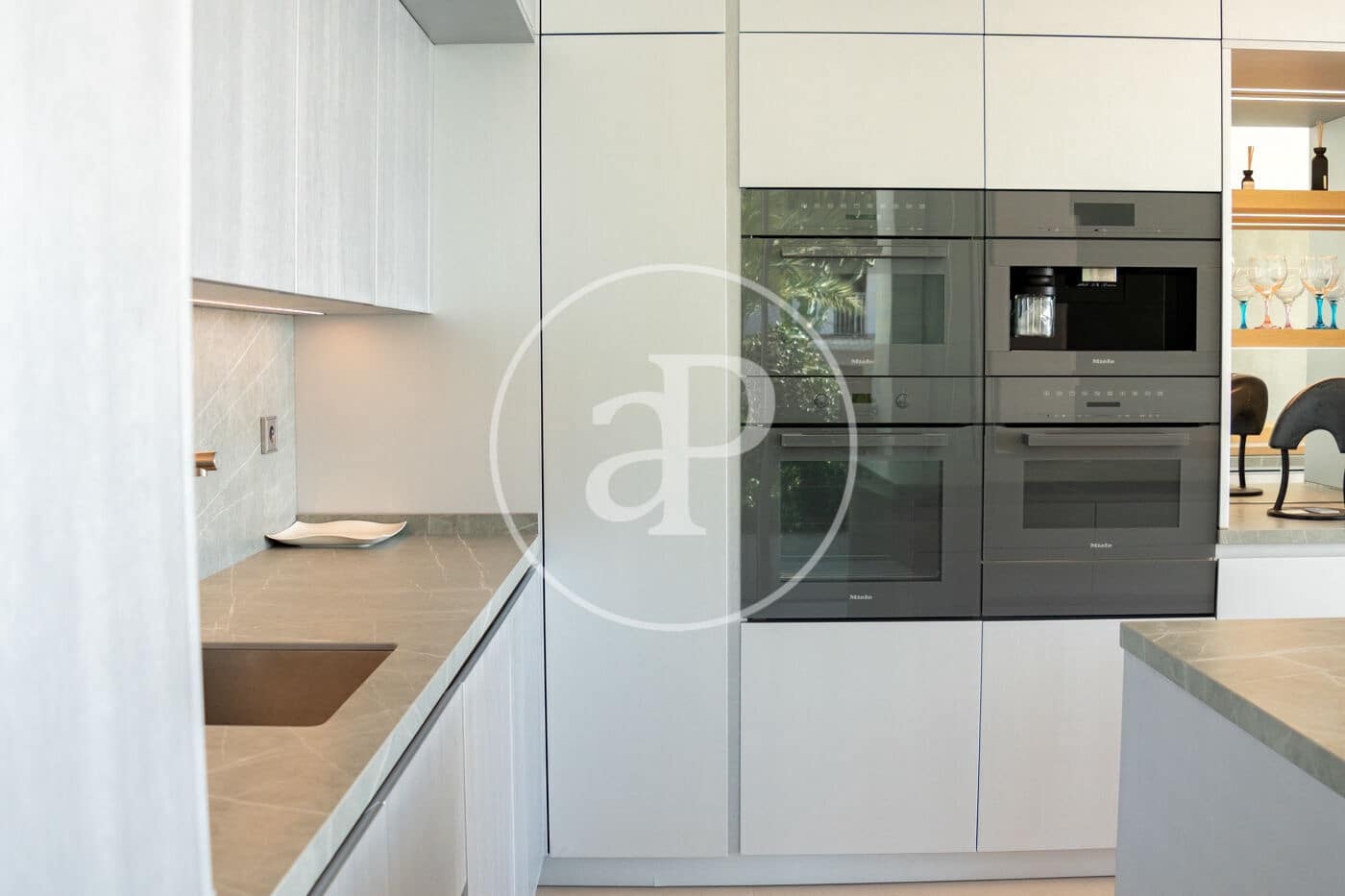 4 bedroom Villa for sale in Santa Ponsa with pool - € 4,250,000 (Ref: 9415953)