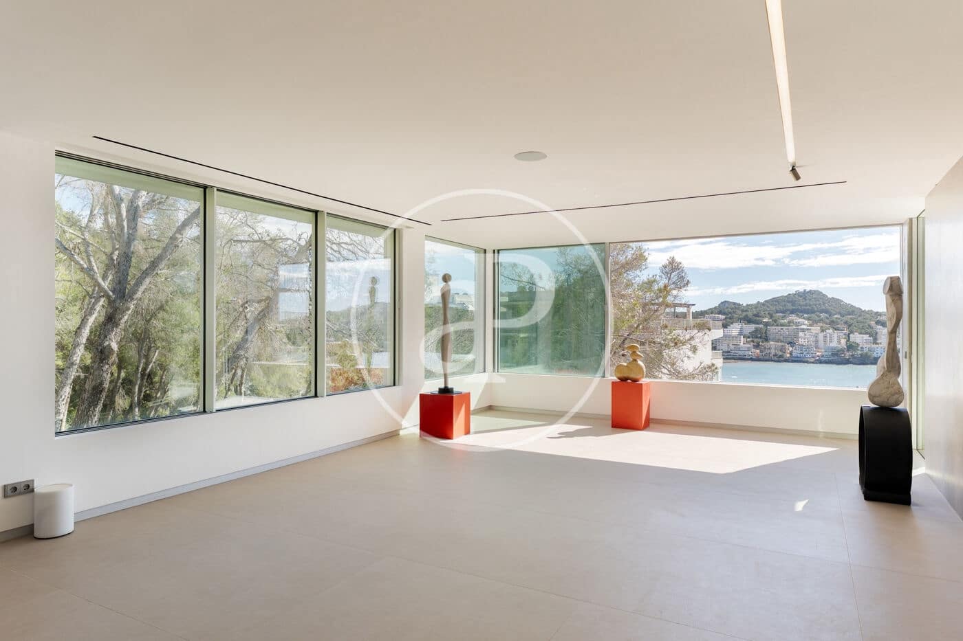 4 bedroom Villa for sale in Santa Ponsa with pool - € 4,250,000 (Ref: 9415953)