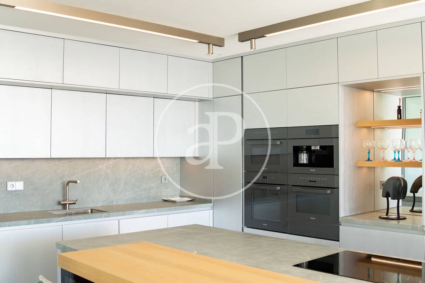 4 bedroom Villa for sale in Santa Ponsa with pool - € 4,250,000 (Ref: 9415953)