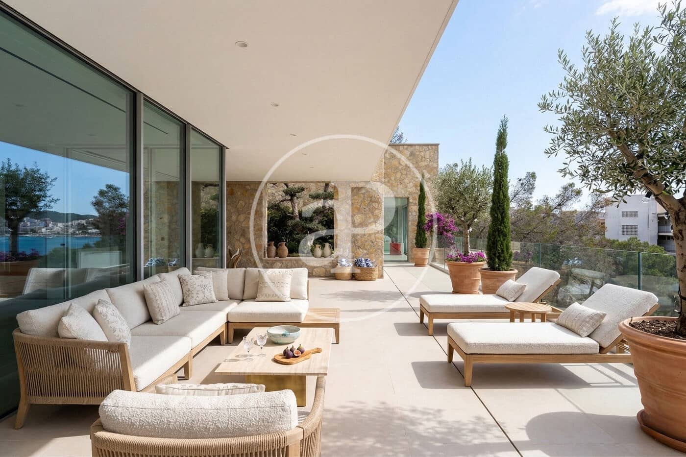 4 bedroom Villa for sale in Santa Ponsa with pool - € 3,990,000 (Ref: 9415953)