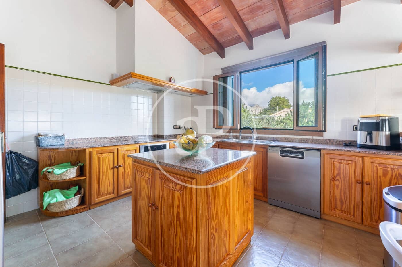 7 bedroom Villa for rent in Bunyola with pool - € 4,660 (Ref: 9415958)