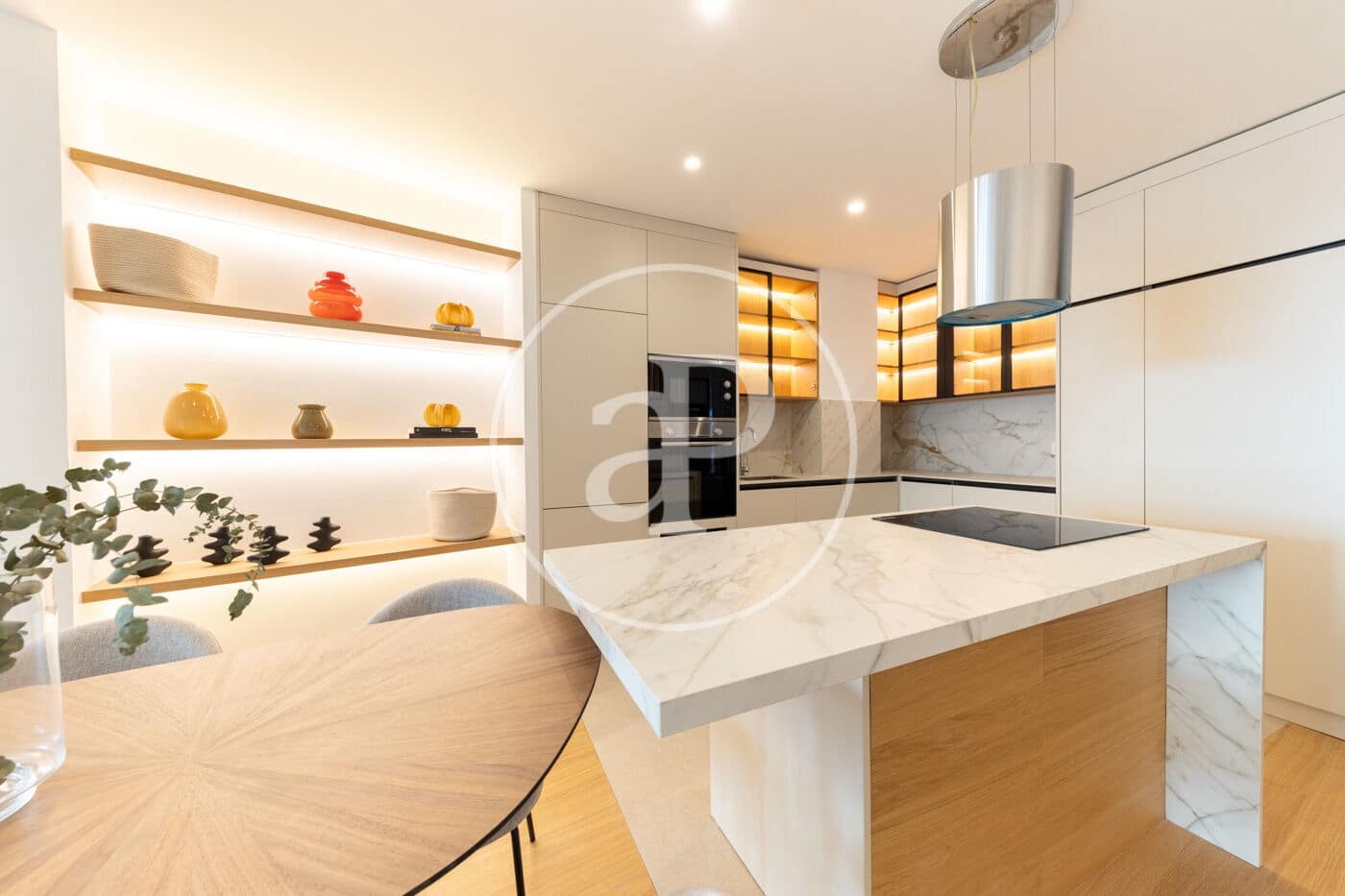 2 bedroom Apartment for sale in Palma de Mallorca - € 730,000 (Ref: 9433438)