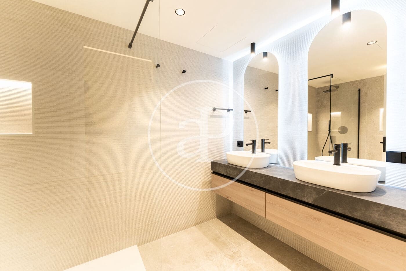 3 soverom Leilighet til leie i Palma de Mallorca med svømmebasseng - € 4 500 (Ref: 9437123)