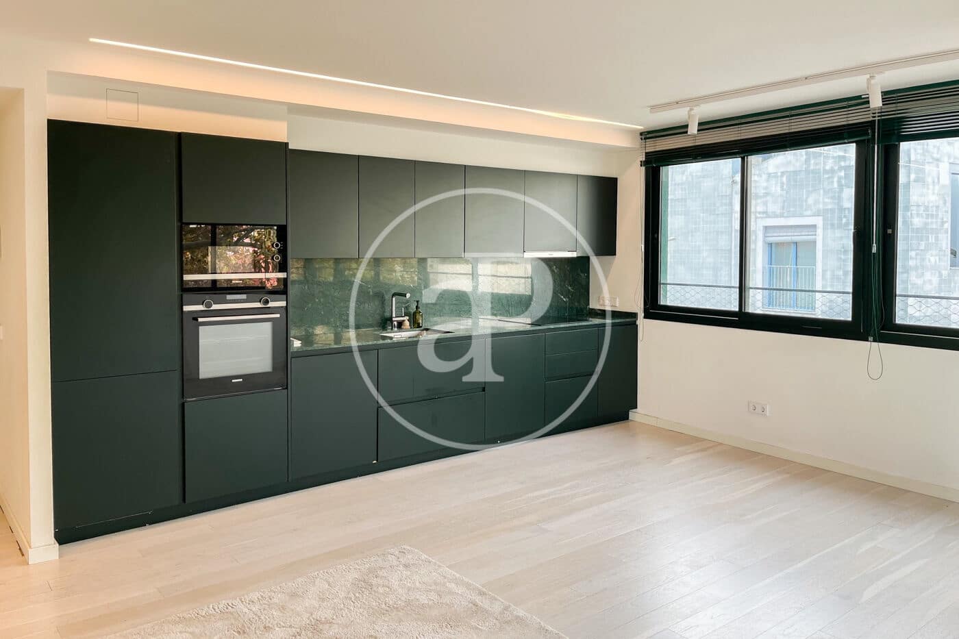 1 soverom Leilighet til leie i Palma de Mallorca med svømmebasseng - € 1 600 (Ref: 9437124)