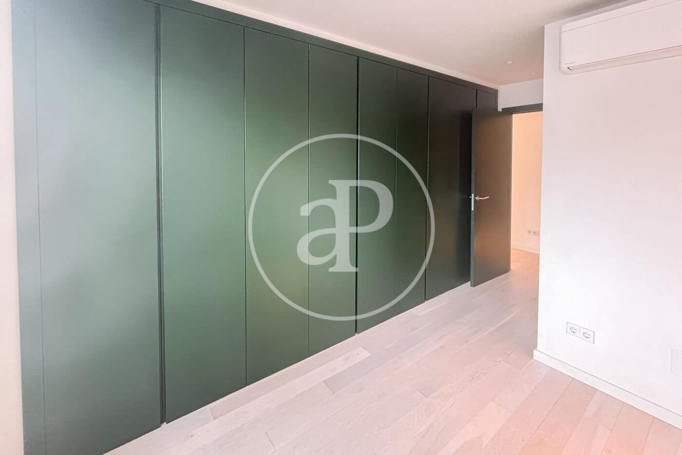 1 soverom Leilighet til leie i Palma de Mallorca med svømmebasseng - € 1 600 (Ref: 9437124)