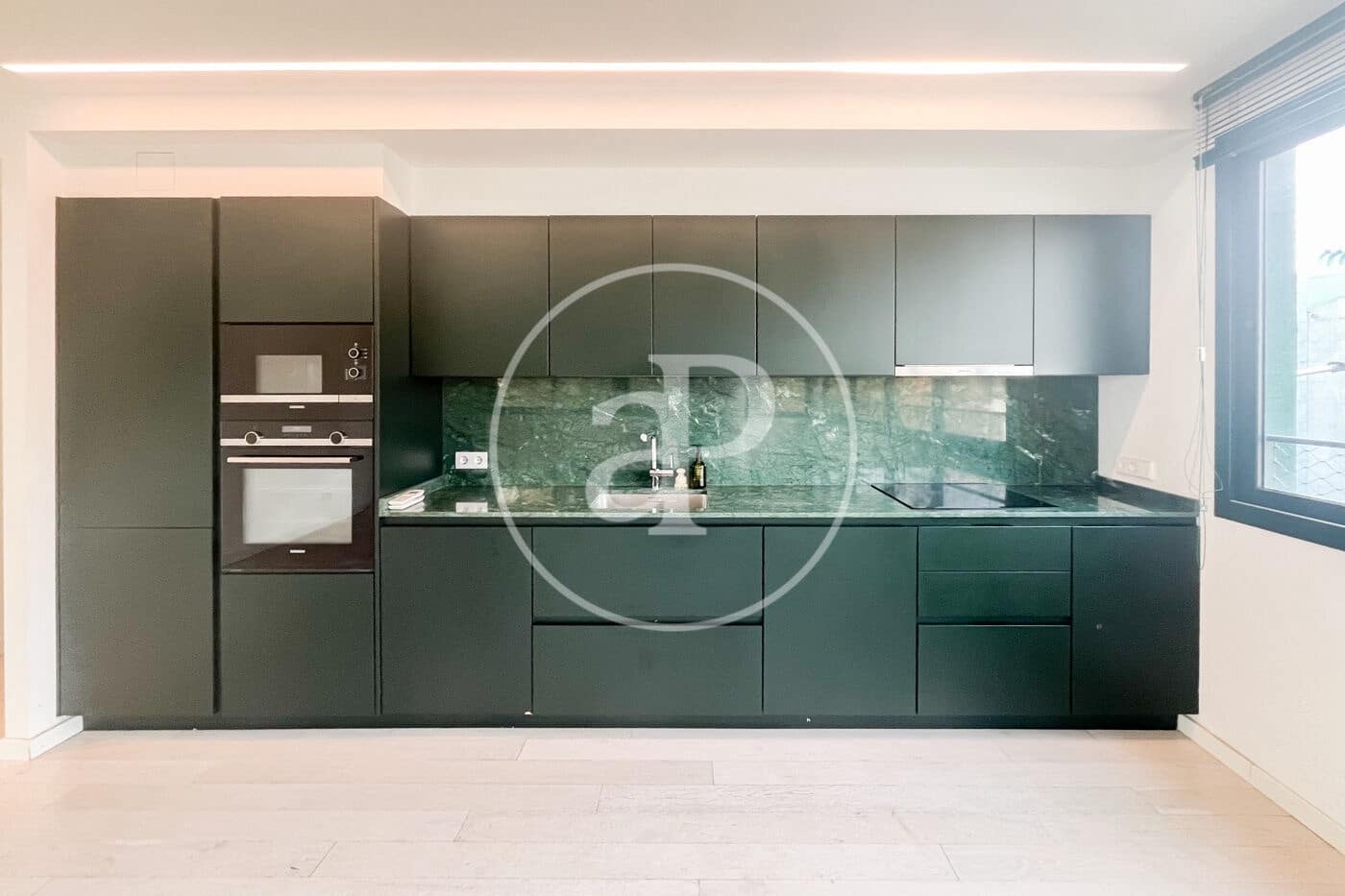 1 soverom Leilighet til leie i Palma de Mallorca med svømmebasseng - € 1 600 (Ref: 9437124)