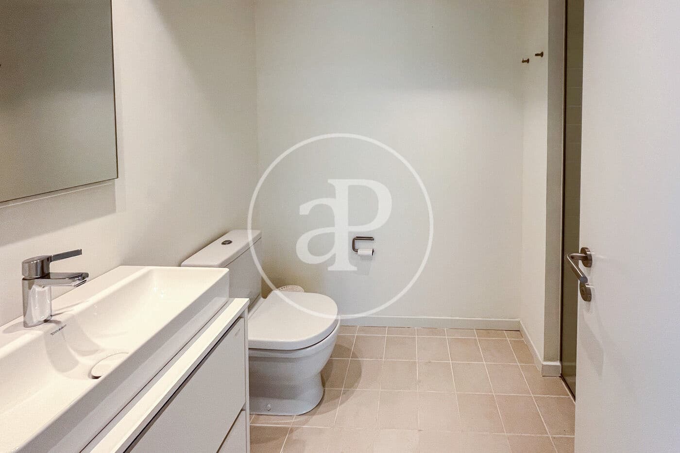 2 bedroom Apartment for rent in Palma de Mallorca - € 2,700 (Ref: 9437125)