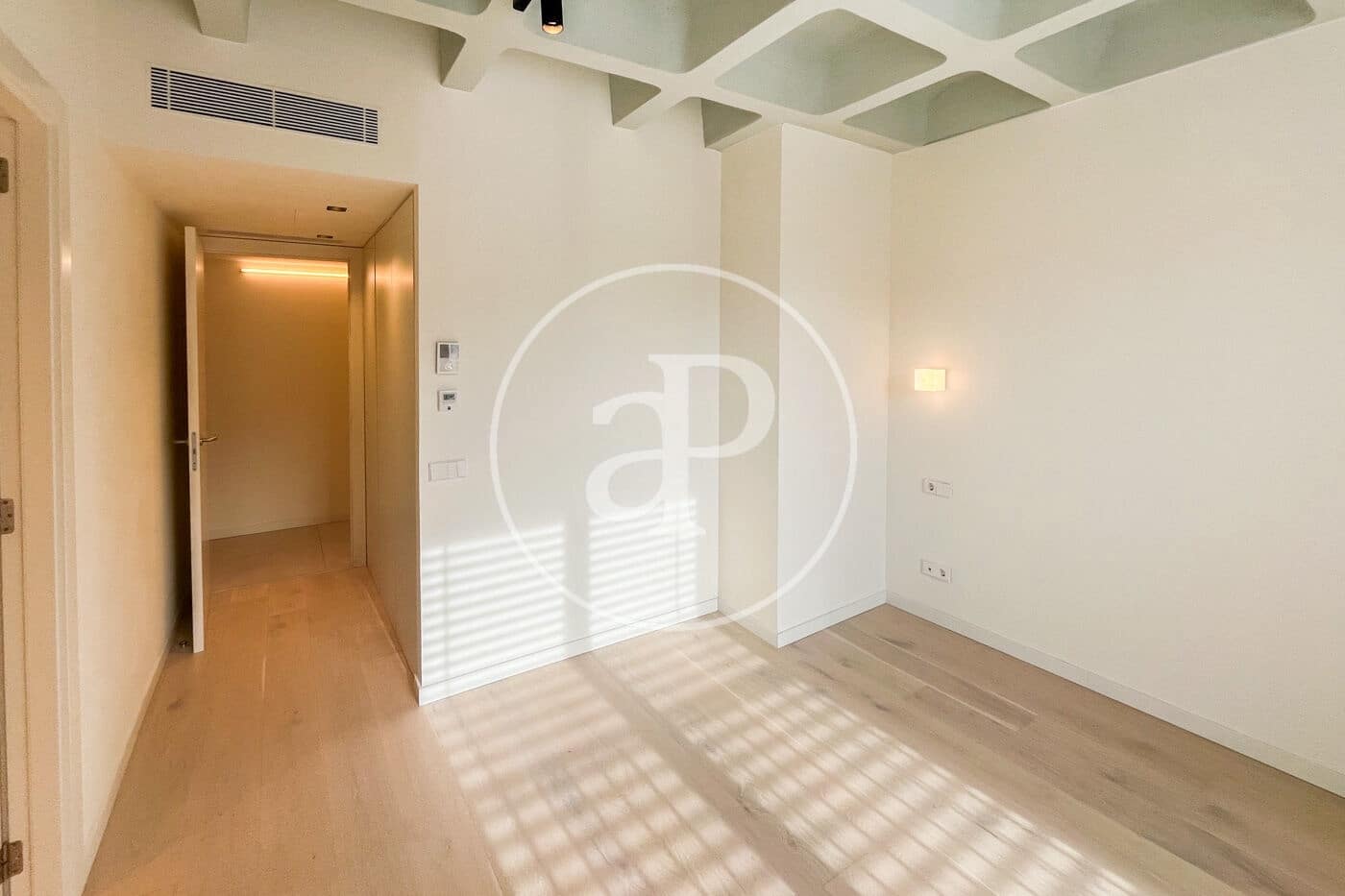 2 bedroom Apartment for rent in Palma de Mallorca - € 2,700 (Ref: 9437125)