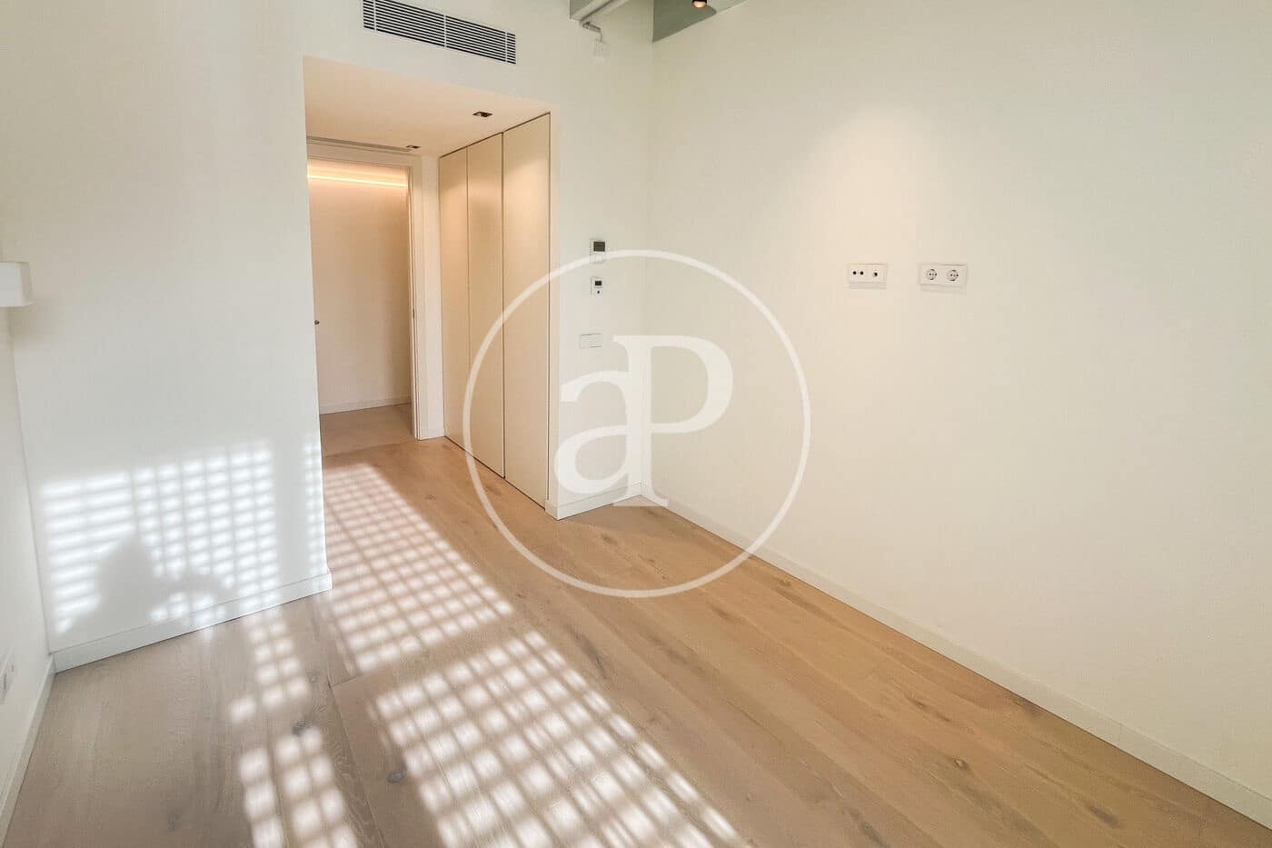 2 bedroom Apartment for rent in Palma de Mallorca - € 2,700 (Ref: 9437125)