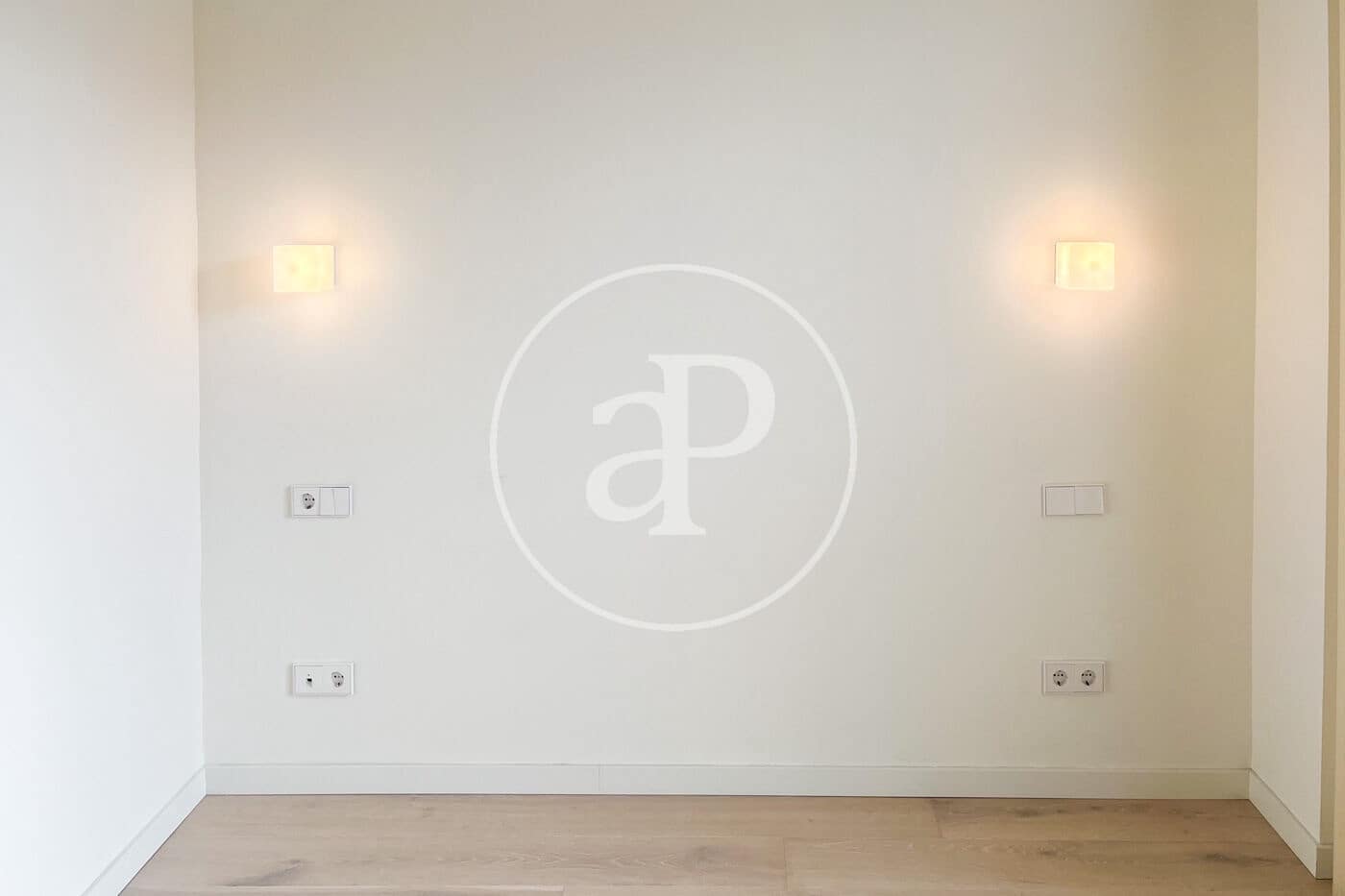 2 bedroom Apartment for rent in Palma de Mallorca - € 2,700 (Ref: 9437125)