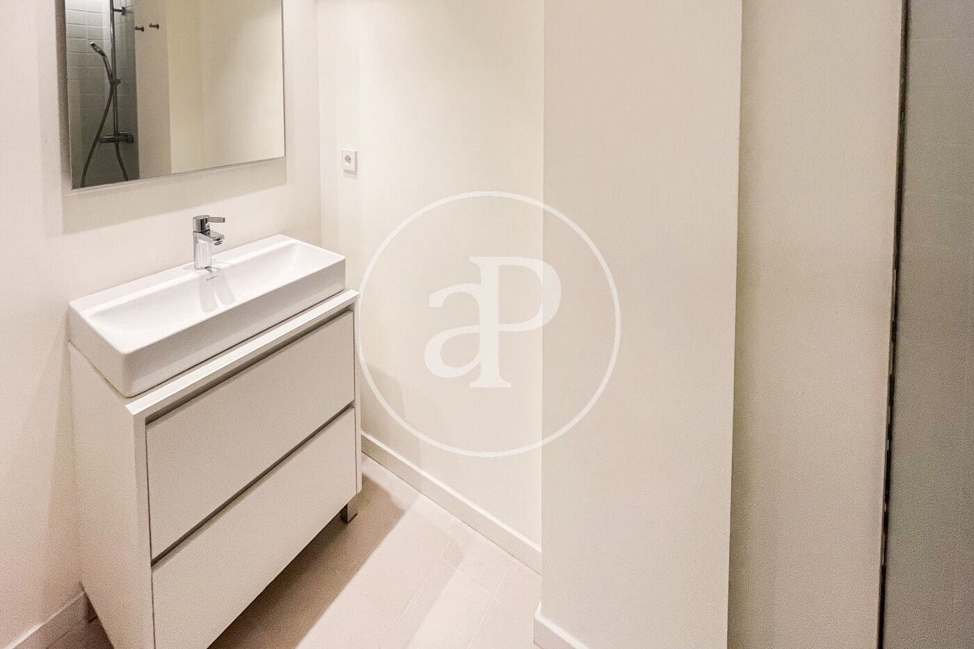 2 bedroom Apartment for rent in Palma de Mallorca - € 2,700 (Ref: 9437125)