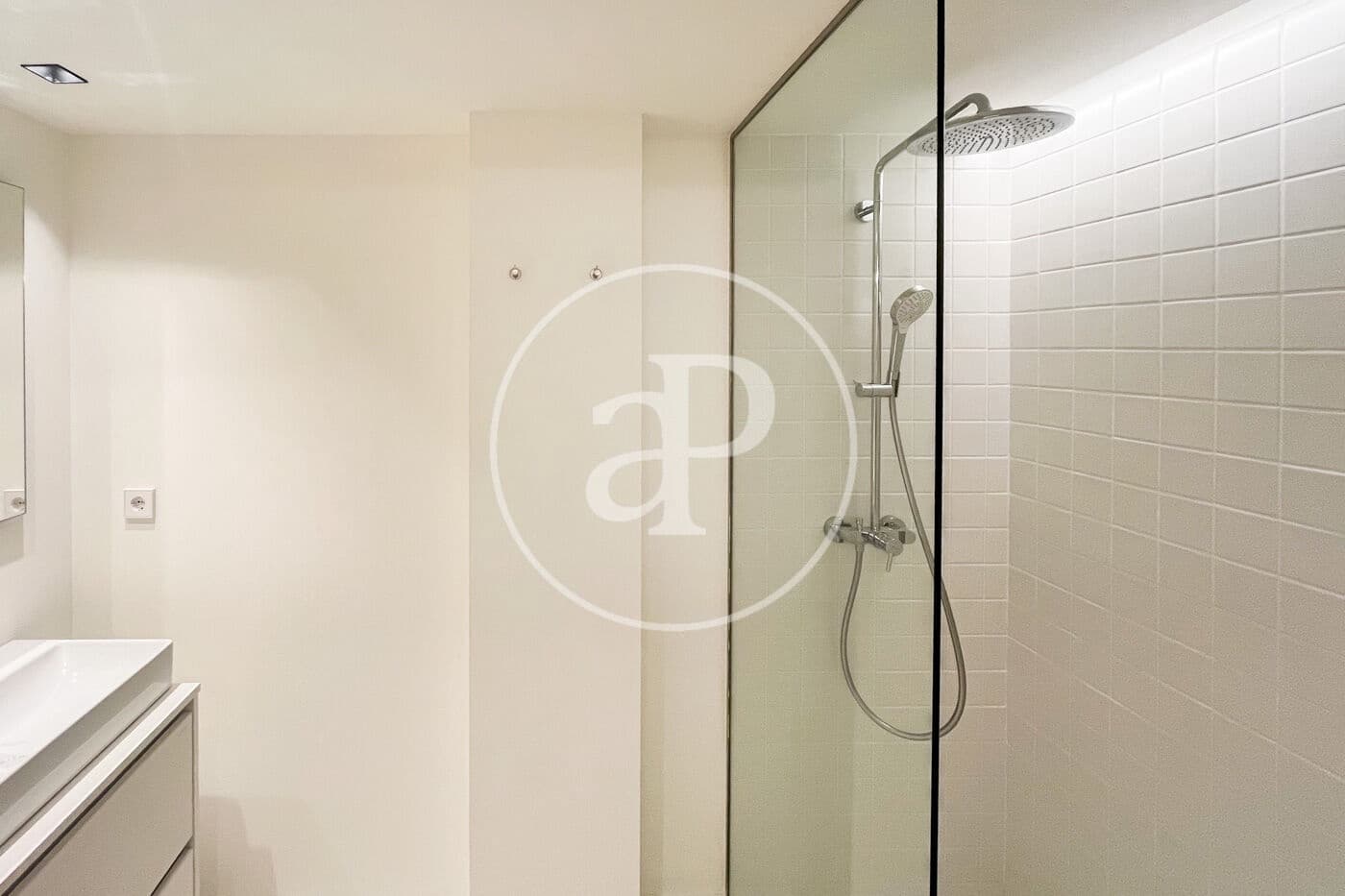 2 bedroom Apartment for rent in Palma de Mallorca - € 2,700 (Ref: 9437125)