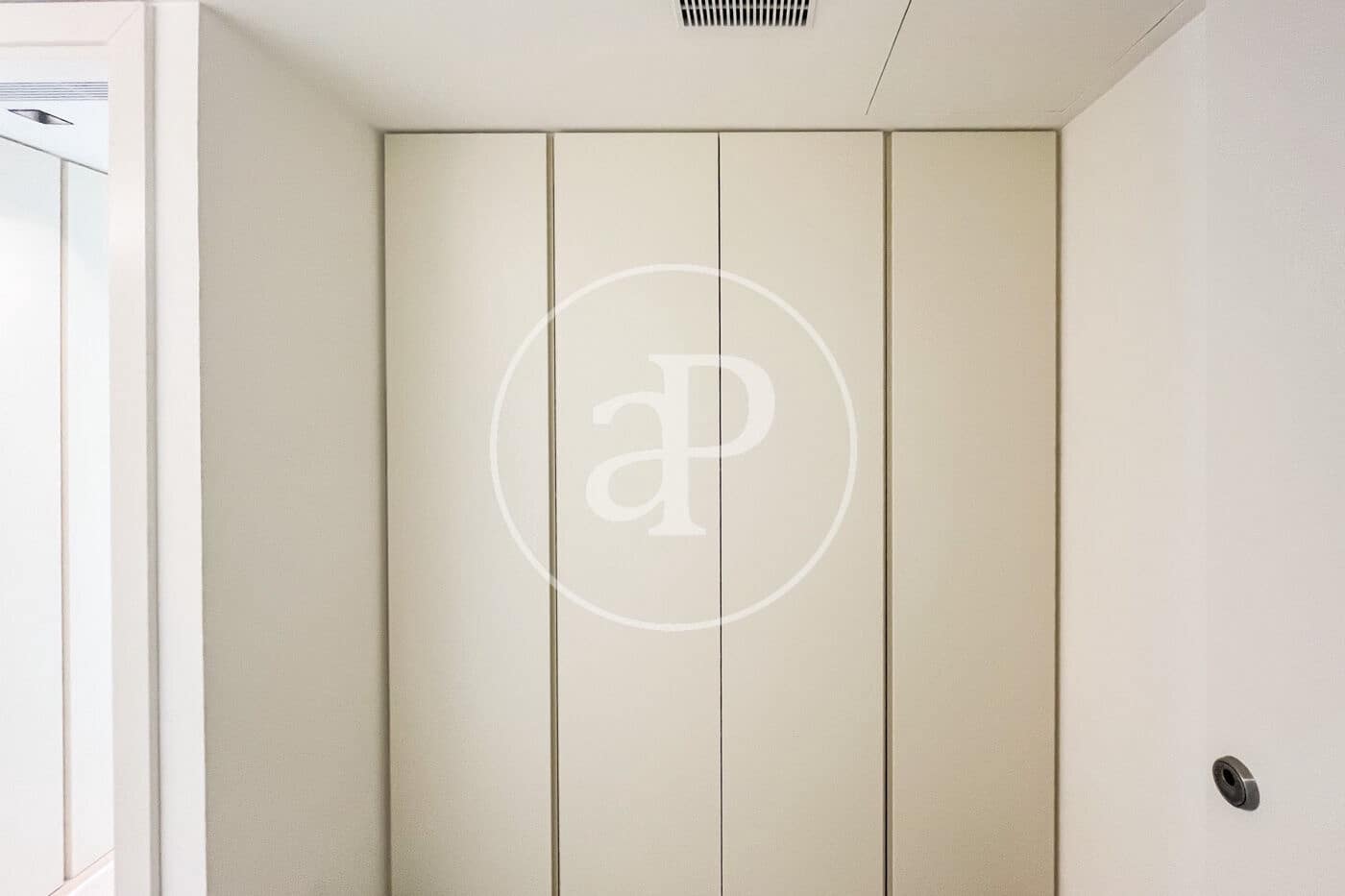 2 bedroom Apartment for rent in Palma de Mallorca - € 2,700 (Ref: 9437125)