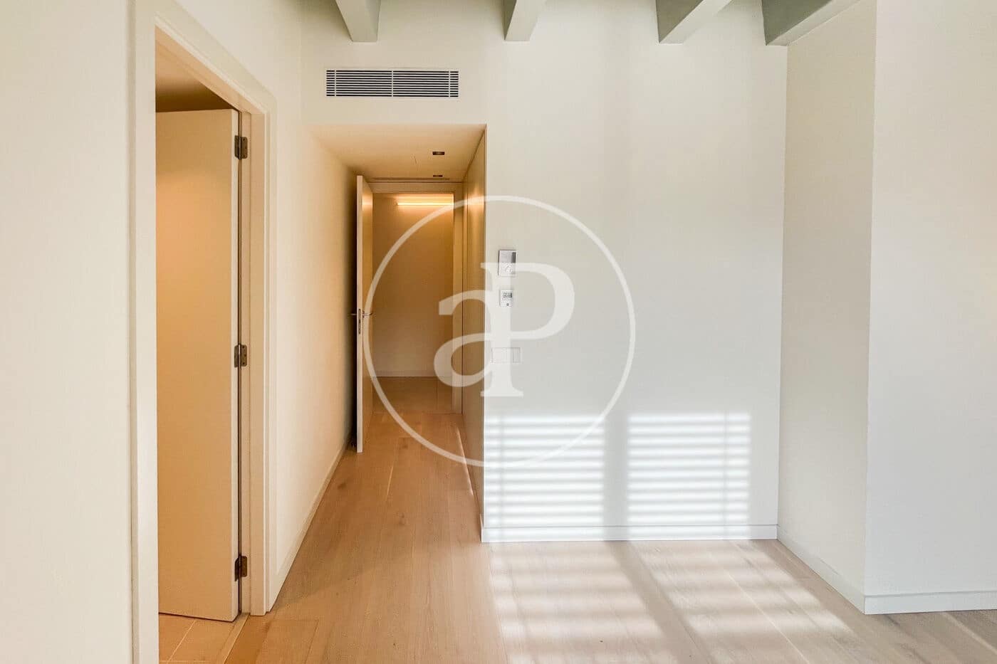 2 bedroom Apartment for rent in Palma de Mallorca - € 2,700 (Ref: 9437125)