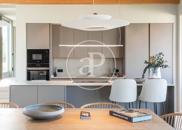 4 soveværelse Villa til salg i Son Gual, Palma de Mallorca med swimmingpool - € 2.790.000 (Ref: 9446354)