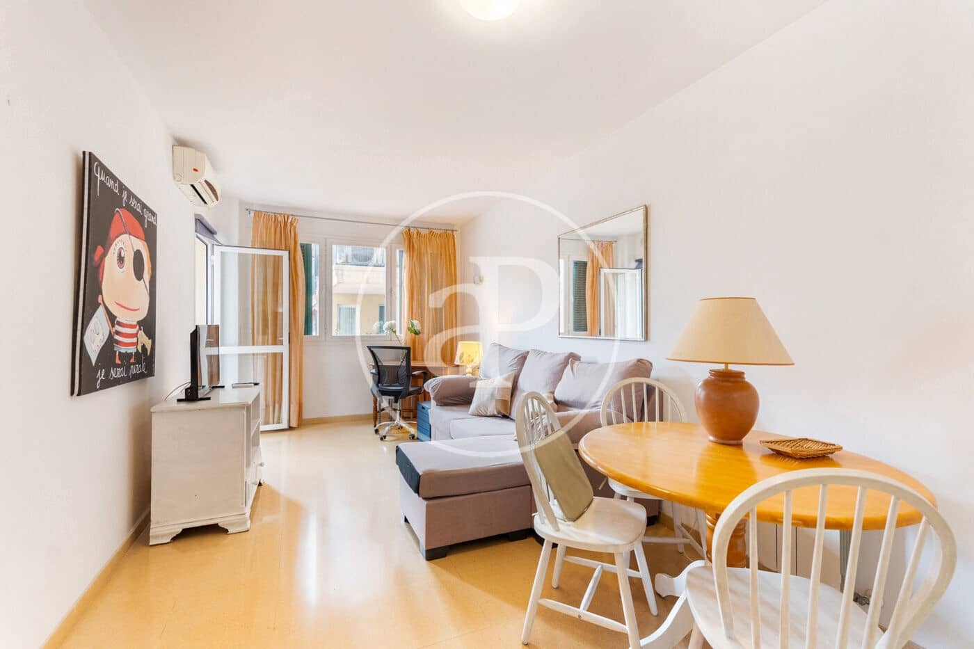 1 soverom Leilighet til leie i Palma de Mallorca med svømmebasseng - € 1 250 (Ref: 9446355)