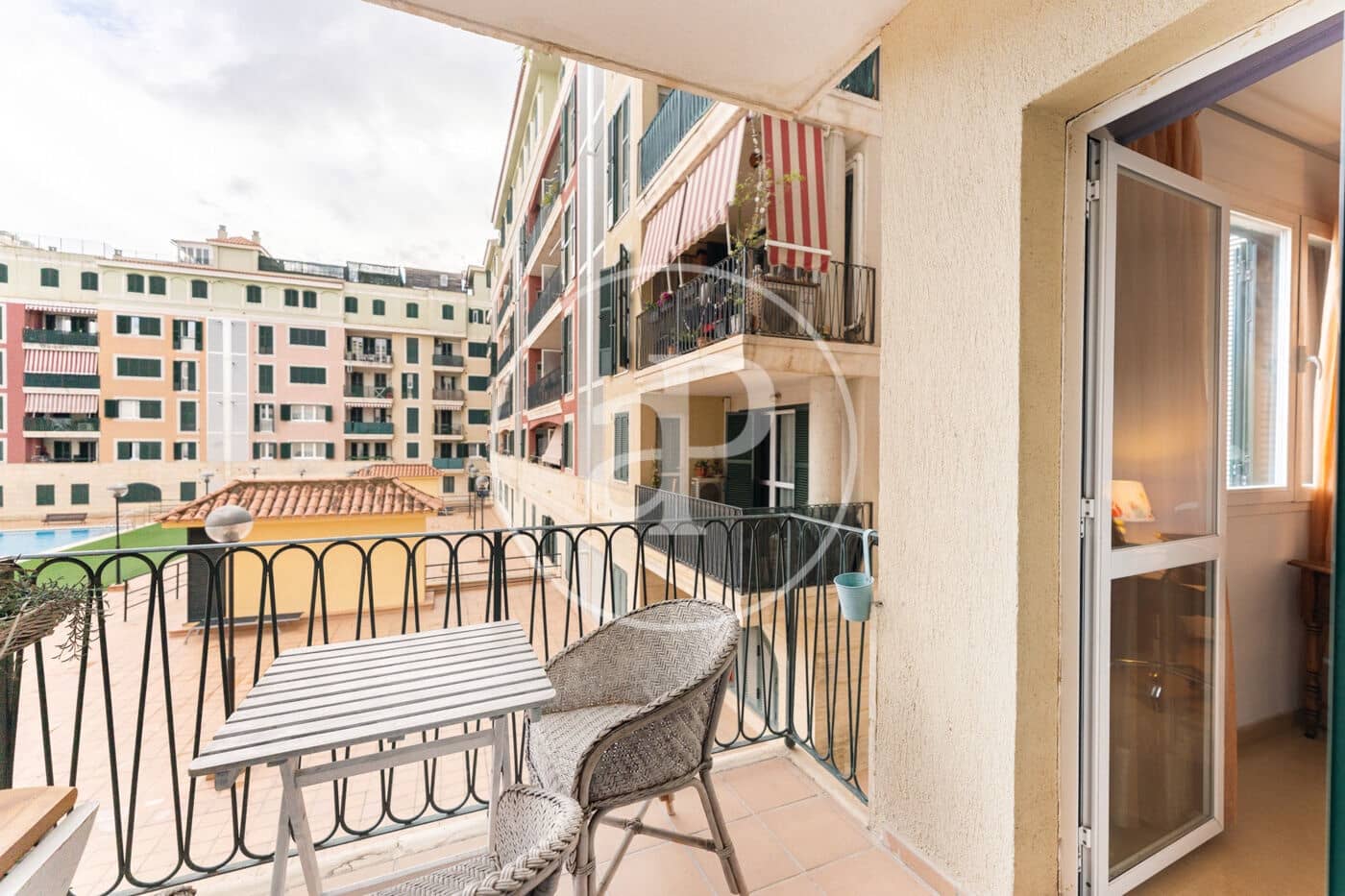 1 soverom Leilighet til leie i Palma de Mallorca med svømmebasseng - € 1 250 (Ref: 9446355)