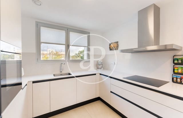 3 bedroom Villa for sale in Can Pastilla, Palma de Mallorca with pool - € 1,290,000 (Ref: 9452144)