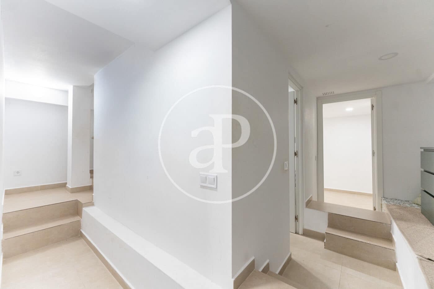 5 bedroom Villa for sale in Son Ferriol - € 670,000 (Ref: 9488353)