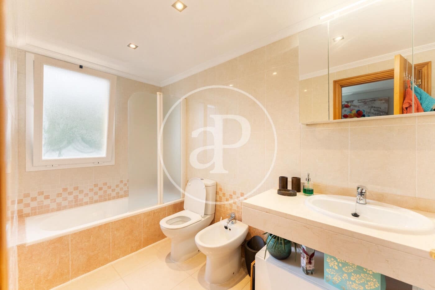 5 bedroom Villa for sale in Son Ferriol - € 670,000 (Ref: 9488353)