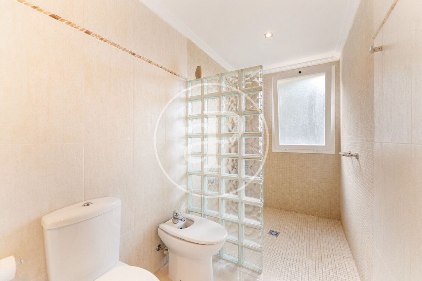 5 bedroom Villa for sale in Son Ferriol - € 670,000 (Ref: 9488353)