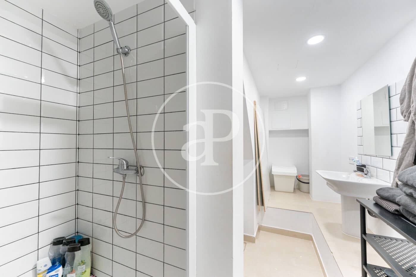 5 bedroom Villa for sale in Son Ferriol - € 670,000 (Ref: 9488353)