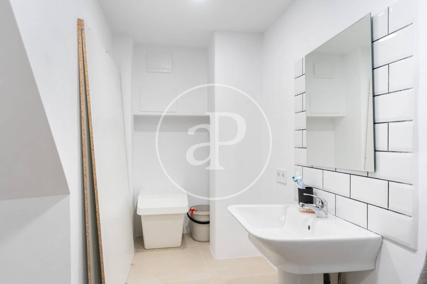 5 bedroom Villa for sale in Son Ferriol - € 670,000 (Ref: 9488353)