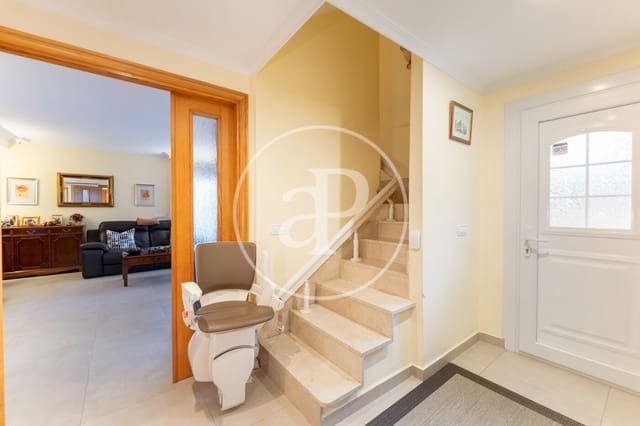 Chalet de 5 habitaciones en Son Ferriol, Palma de Mallorca en venta - 670.000 € (Ref: 9488353)