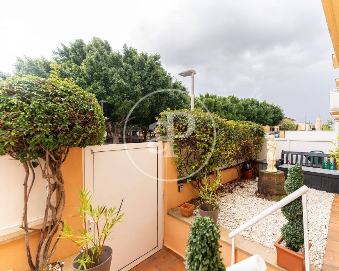 5 bedroom Villa for sale in Son Ferriol - € 670,000 (Ref: 9488353)