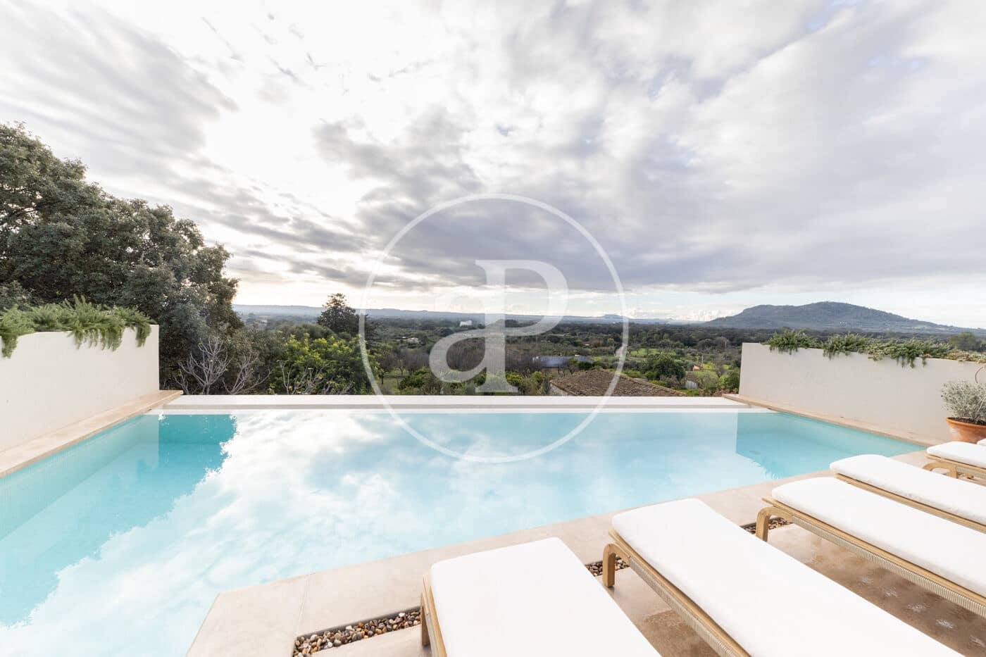 4 quarto Moradia para venda em Buger com piscina - 3 300 000 € (Ref: 9491458)