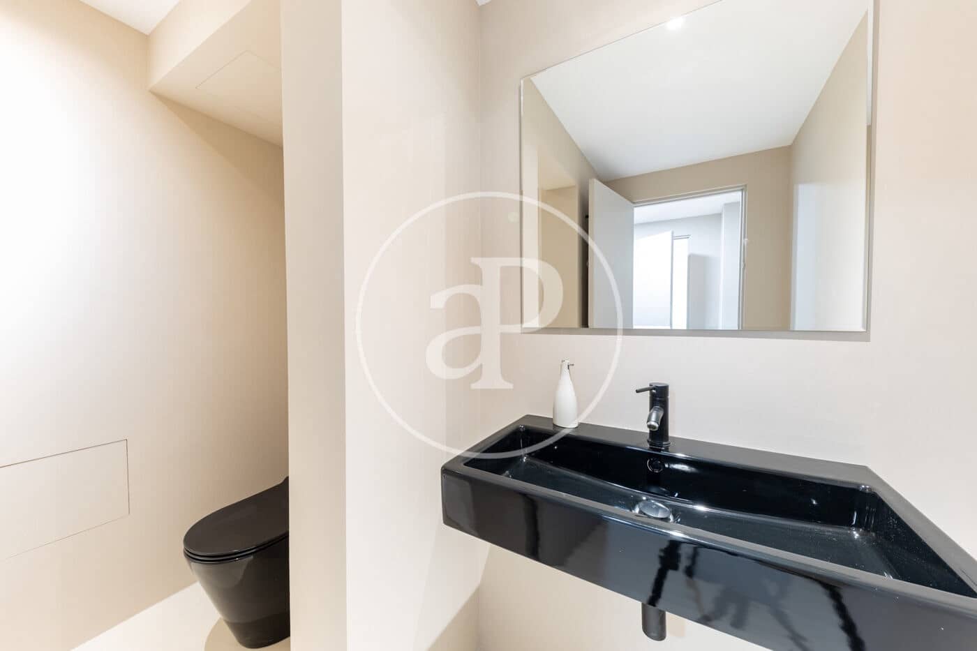 Appartement de 1 chambre à louer à Palma de Mallorca - 1 450 € (Ref: 9535957)