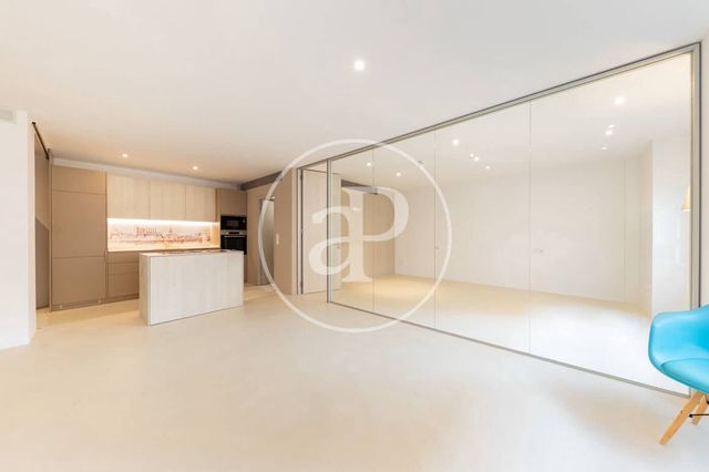 1 makuuhuone Huoneisto vuokrattavana paikassa Plaça dels Patins, Palma de Mallorca mukana 
autotalli - 1 500 € (Ref: 9535957)