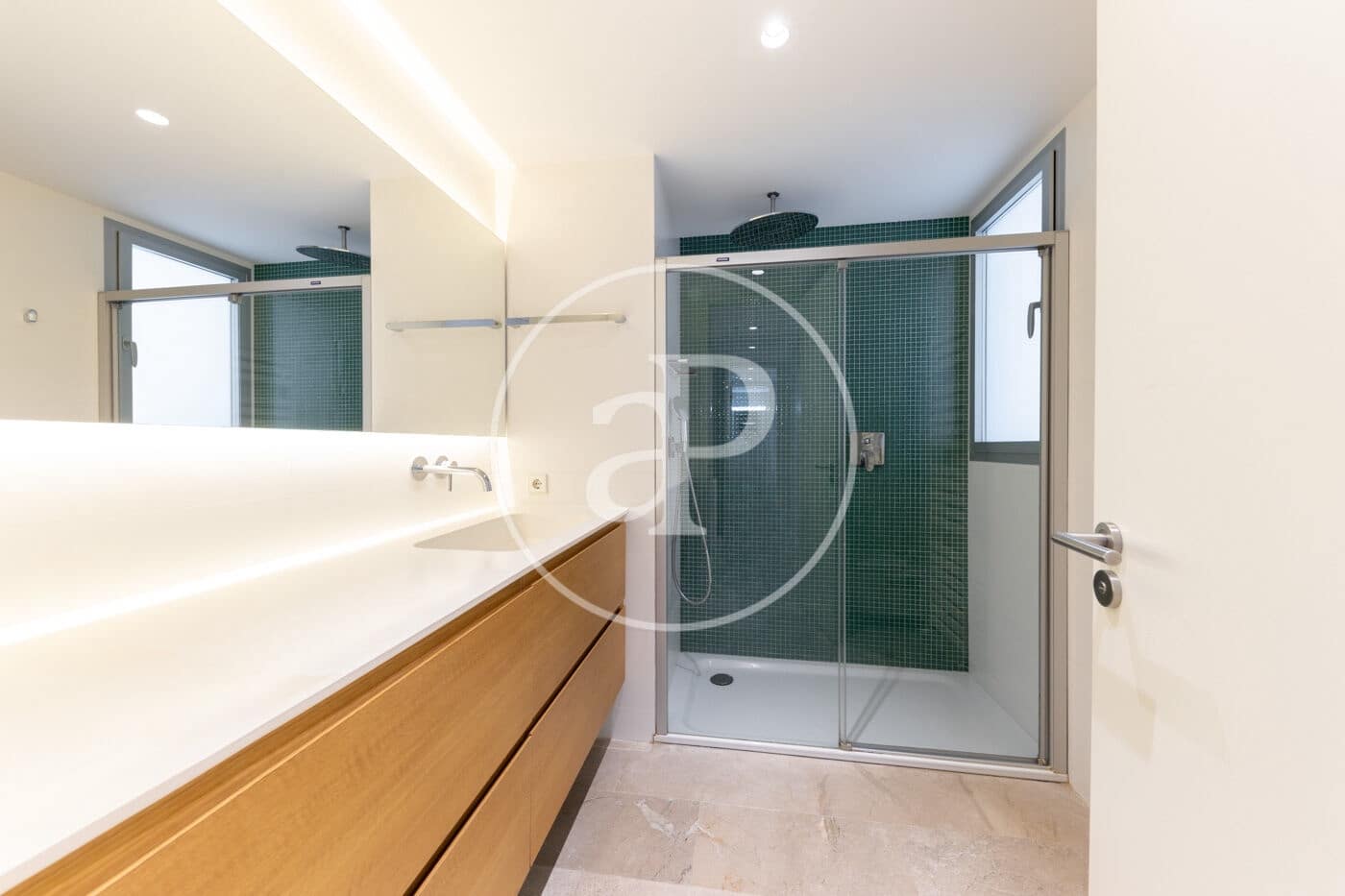 Appartement de 4 chambres à louer à Palma de Mallorca - 3 000 € (Ref: 9535958)