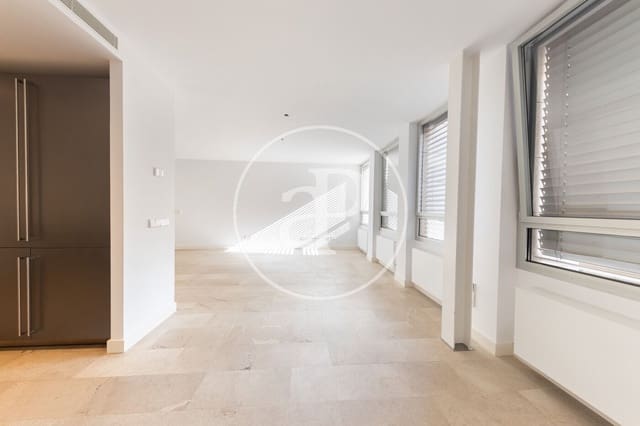 Appartement de 4 chambres à louer à Plaça dels Patins, Palma de Mallorca - 3 000 € (Ref: 9535958)