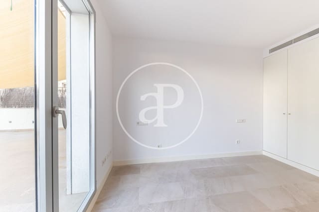 Appartement de 4 chambres à louer à Plaça dels Patins, Palma de Mallorca - 3 000 € (Ref: 9535958)