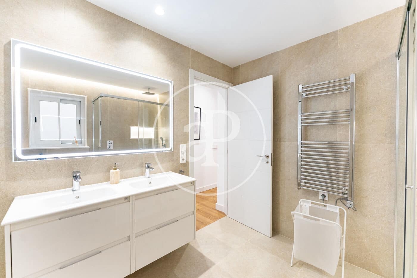 3 quarto Apartamento para arrendar em Palma de Mallorca - 2 300 € (Ref: 9555857)